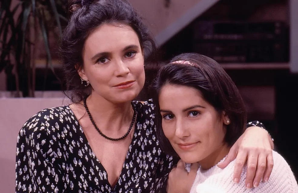 regina-duarte-gloria-pires-vale-tudo Regina Duarte e Glória Pires viveram Raquel e Maria de Fátima na novela Vale Tudo (1988)
