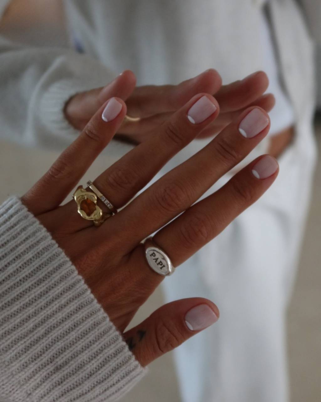 unhas-decoradas-brancas Unha curta e branca é elegante