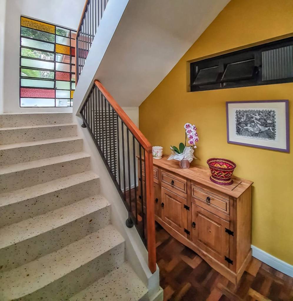 Projeto da Belli Architettura, em Curitiba, com vidros coloridos