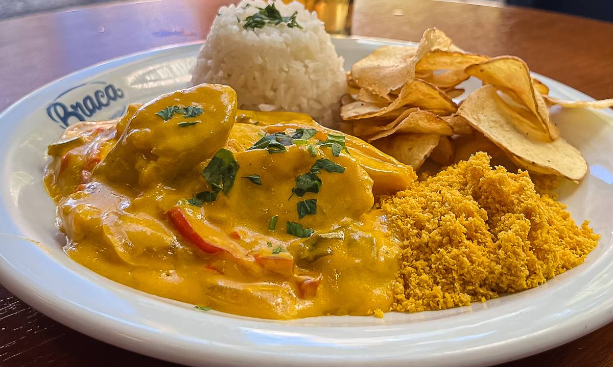 Moqueca de banana-da-terra é refeição vegana bonita e surpreendente