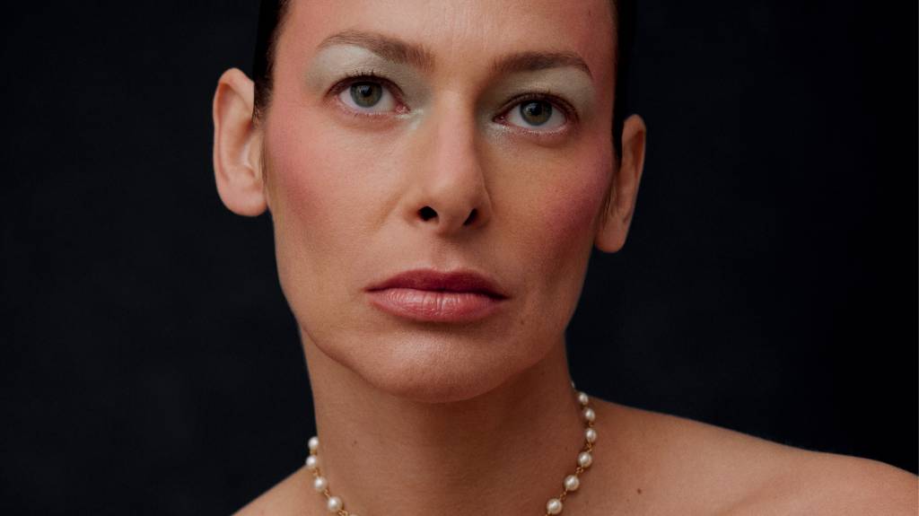 Gloss além dos lábios e mais: 5 truques para inovar no make