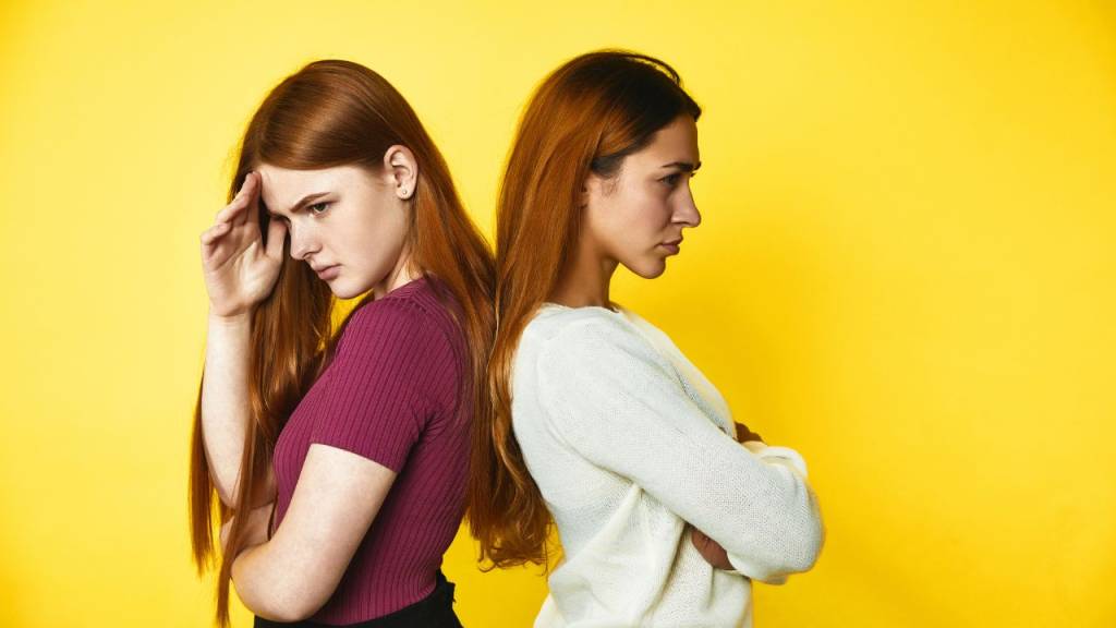 Se envolver com o ex de uma amiga é traição? Psicóloga responde