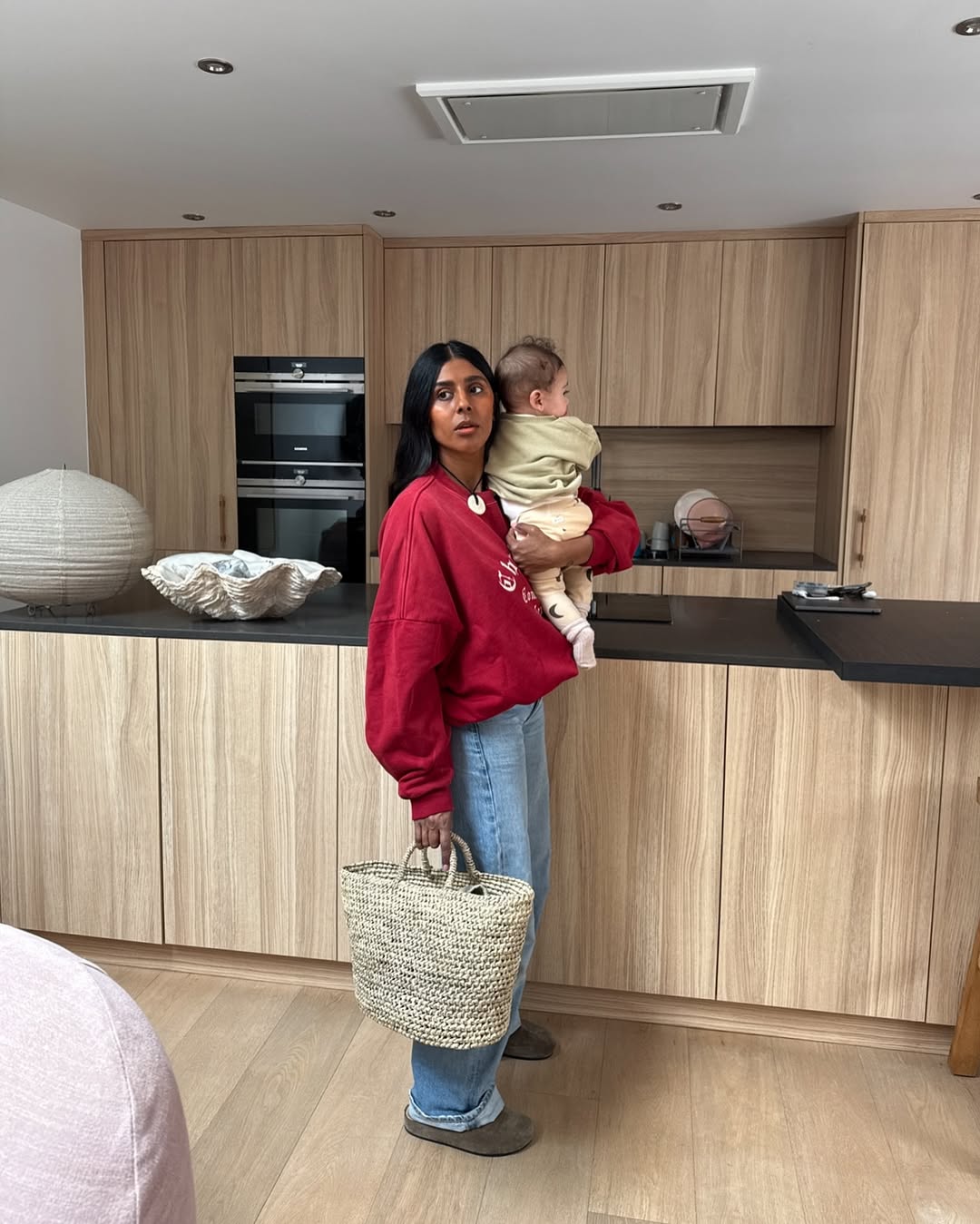 O moletom colorido &eacute; a aposta divertida para o frio