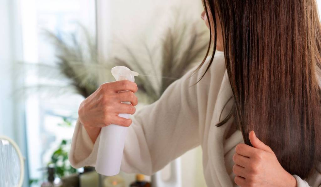 6 leave-ins baratinhos e potentes que salvam o cabelo no dia a dia