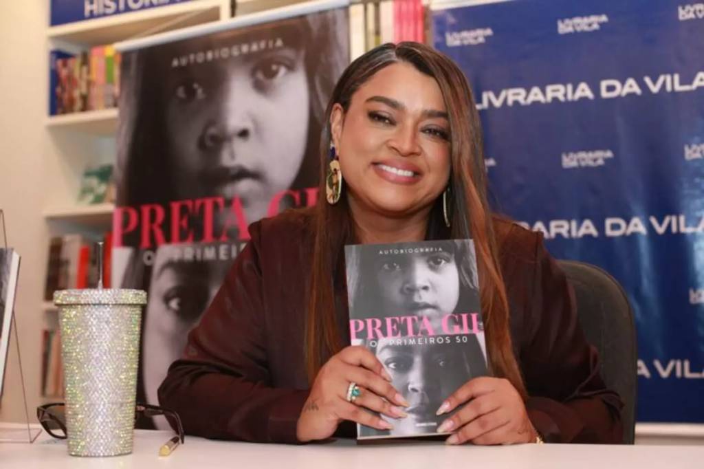 Imagem de Preta Gil em lançamento de seu primeiro livro.