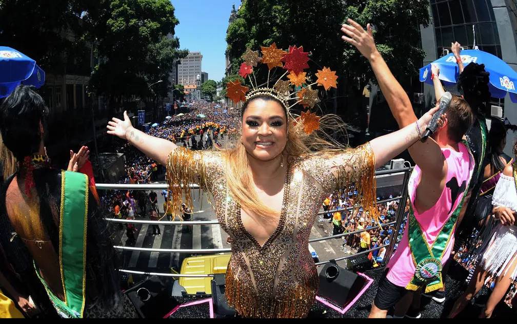 preta-gil-melhores-momentos (4) Imagem de Preta Gil em seu bloco de carnaval.