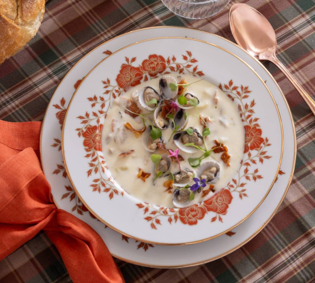 sopas-caldos-Ghee-Banqueteria Clam showder é uma das sopas e caldos do delivery da Ghee Banqueteria