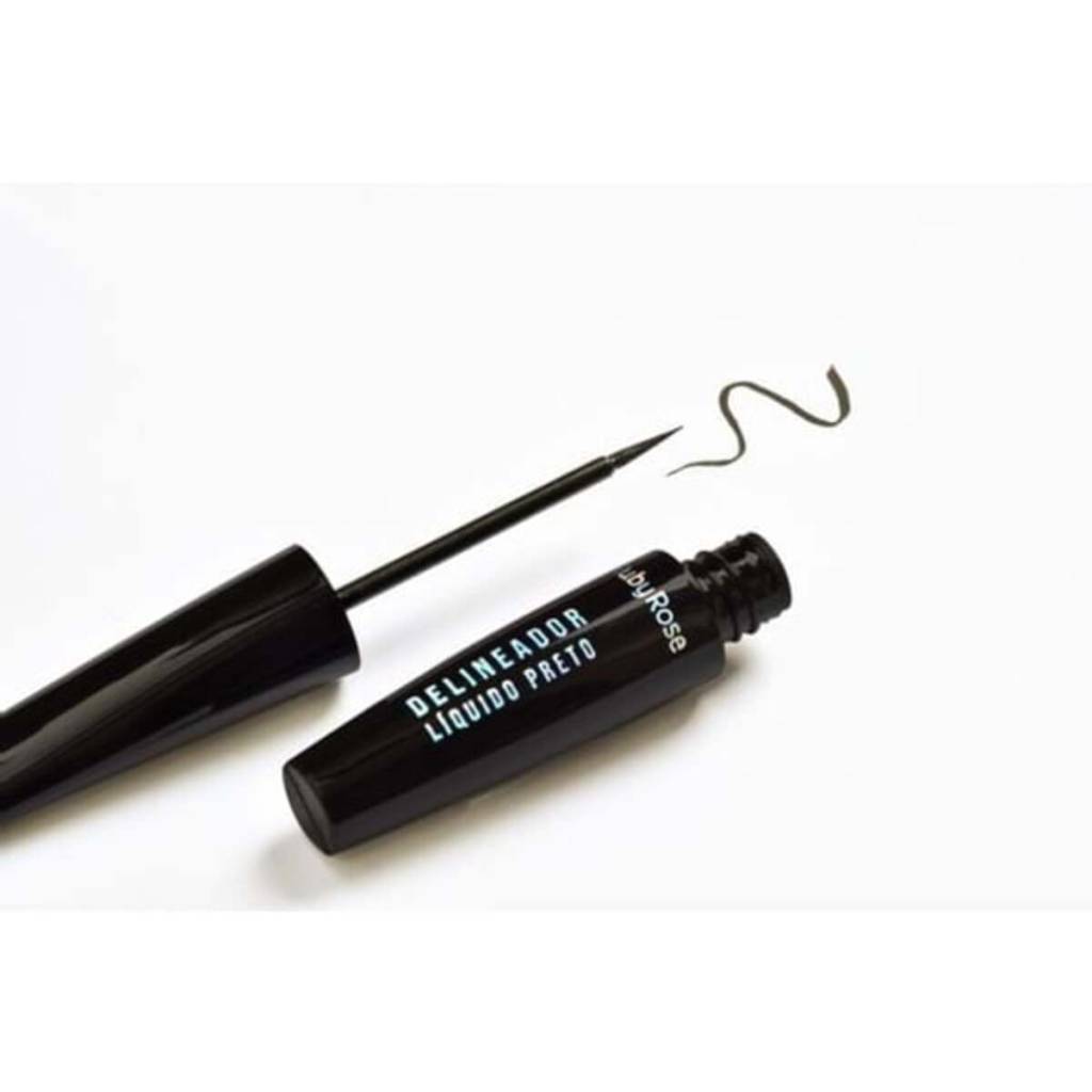 Imagem de delineador pretinho e barato, da Ruby Rose.