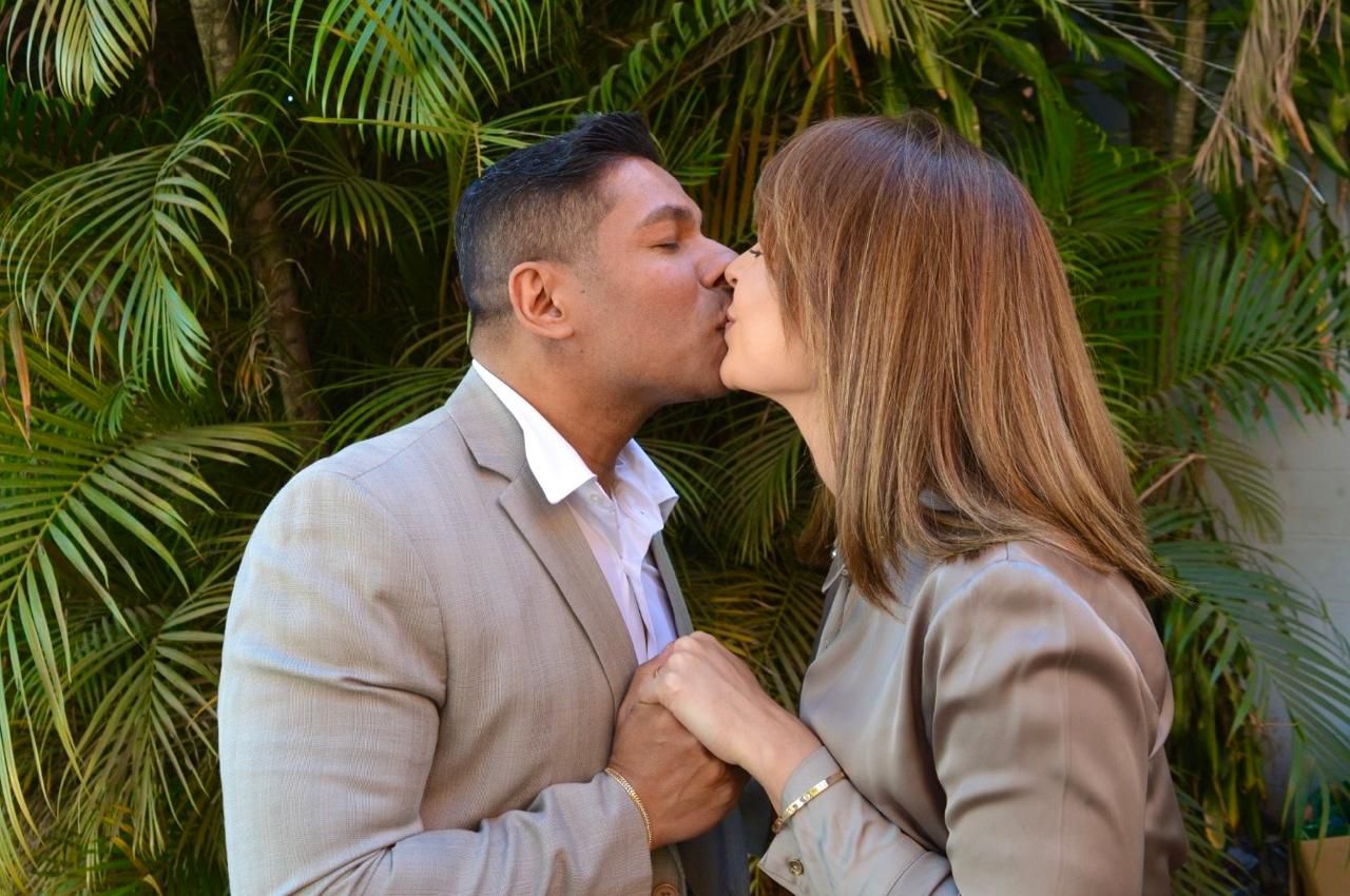 Karina e Emerson se conheceram em app crist&atilde;o e aguardam casamento.