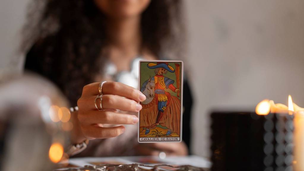 Tarô da Semana: Dez de Ouros pede que você valorize a estabilidade