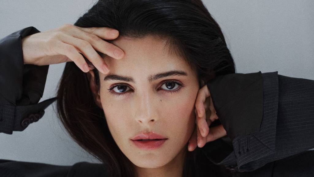 “Que homens possam se identificar com atitudes machistas”: Julia Dalavia fala de “Dias Perfeitos”