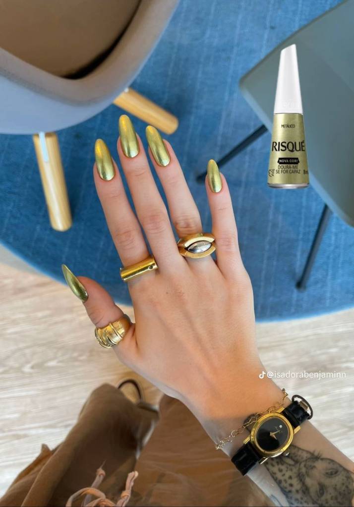Esmalte dourado metalizado Risqué, clássico e glamouroso para qualquer ocasião