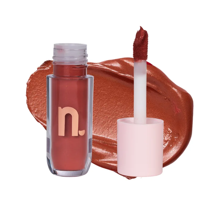 Imagem de blush com fundo marrom da Niina Makeup.