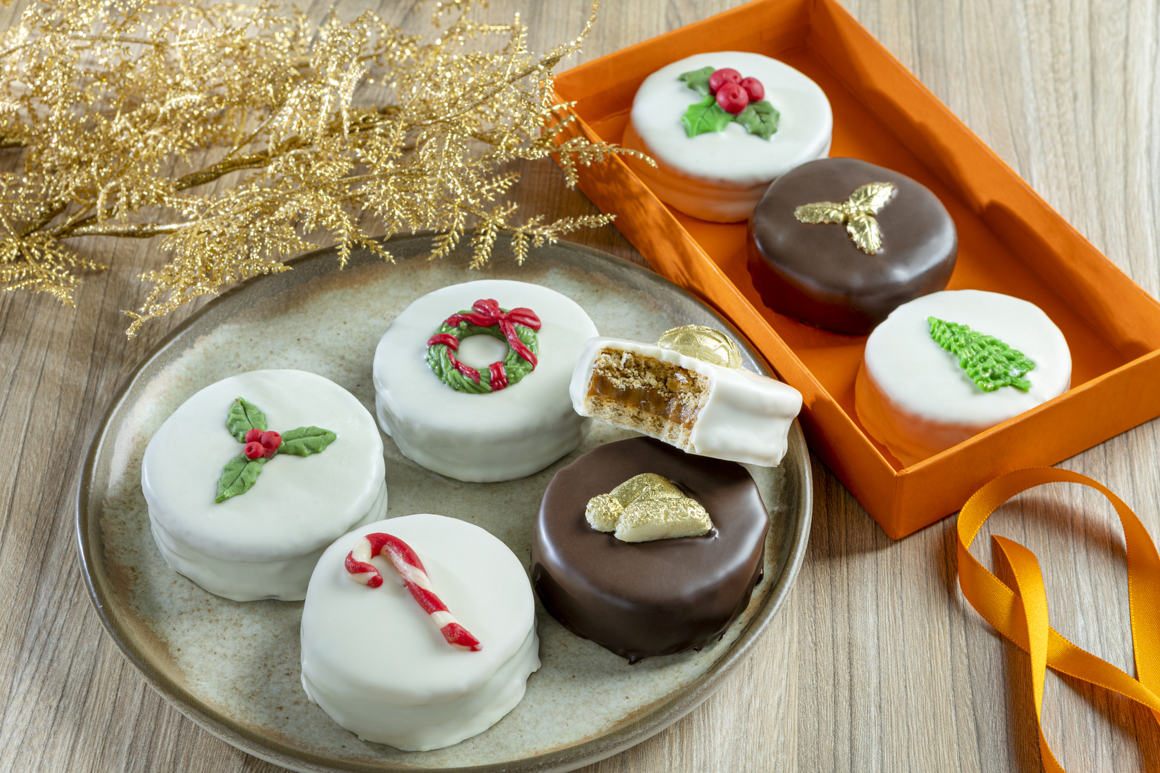 Imagem de bancada com doces natalinos para vender