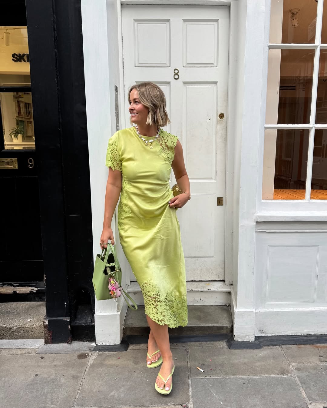 Vestido verde lim&atilde;o como aposta vibrante do ver&atilde;o