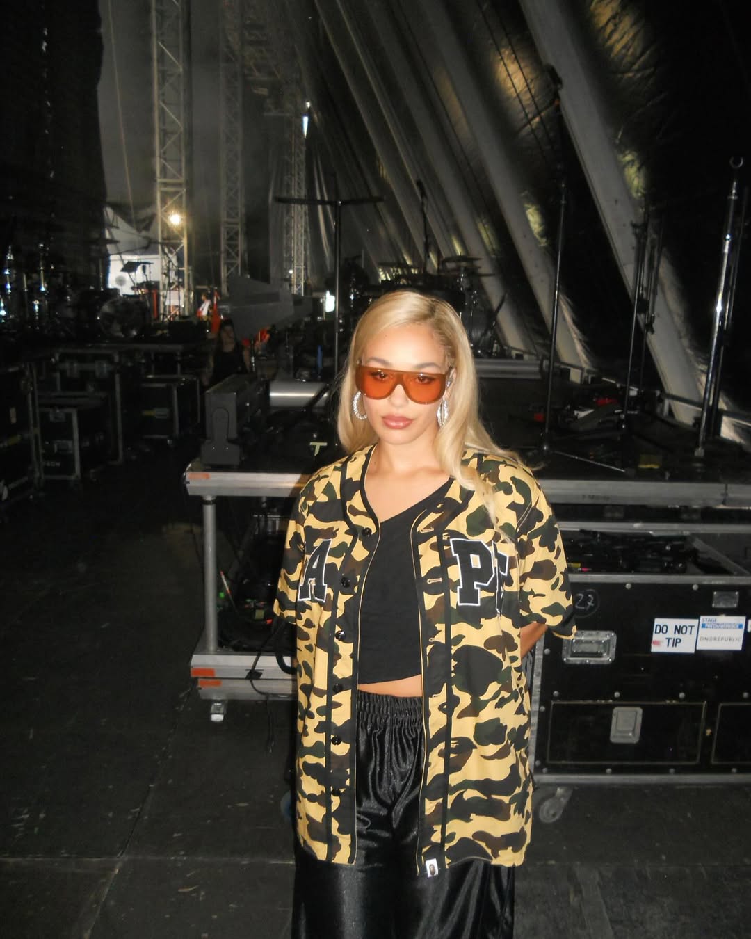 Imagem da cantora Jorja Smith ilustrando os shows internacionais do Brasil