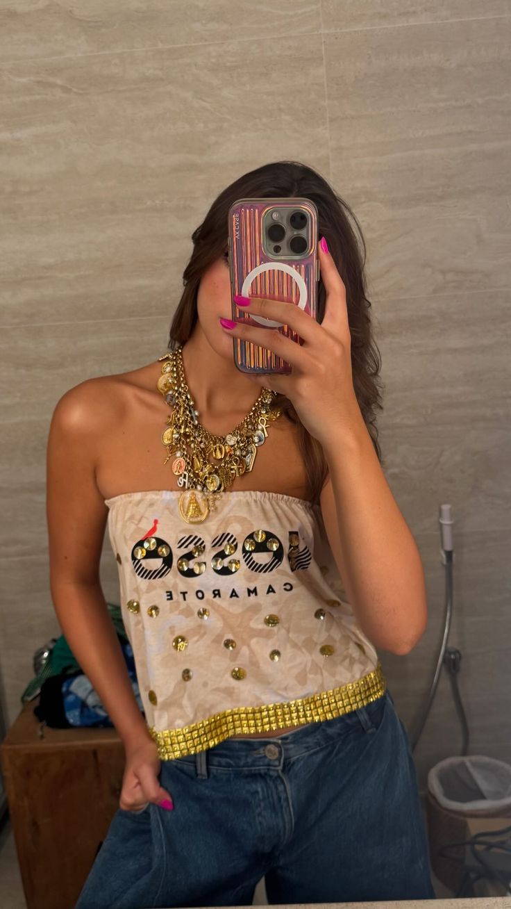 Abad&aacute; tomara que caia &eacute; op&ccedil;&atilde;o pr&aacute;tica e elegante para o Carnaval 2026