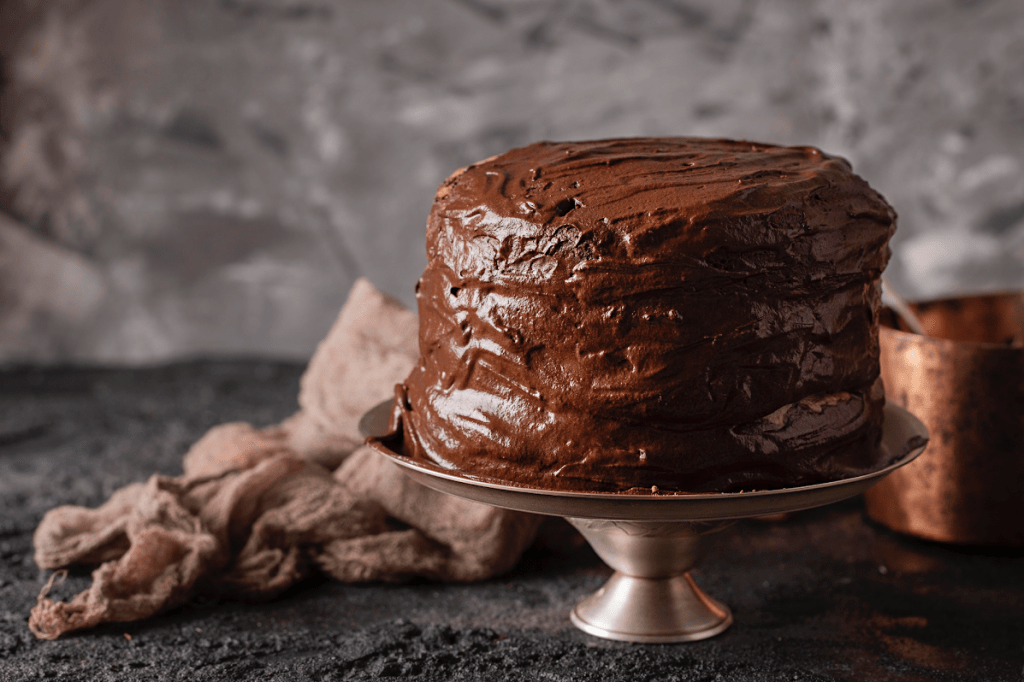 Aprenda a fazer um bolo de chocolate fácil que nunca dá errado