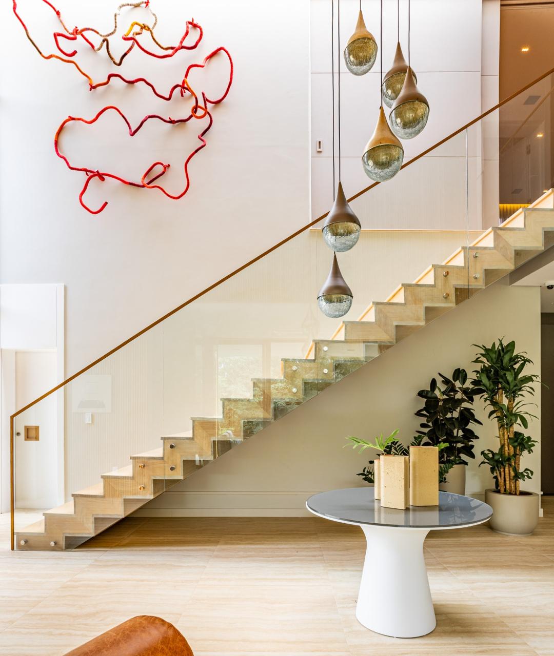 Como renovar o d&eacute;cor da escada sem reforma e barato