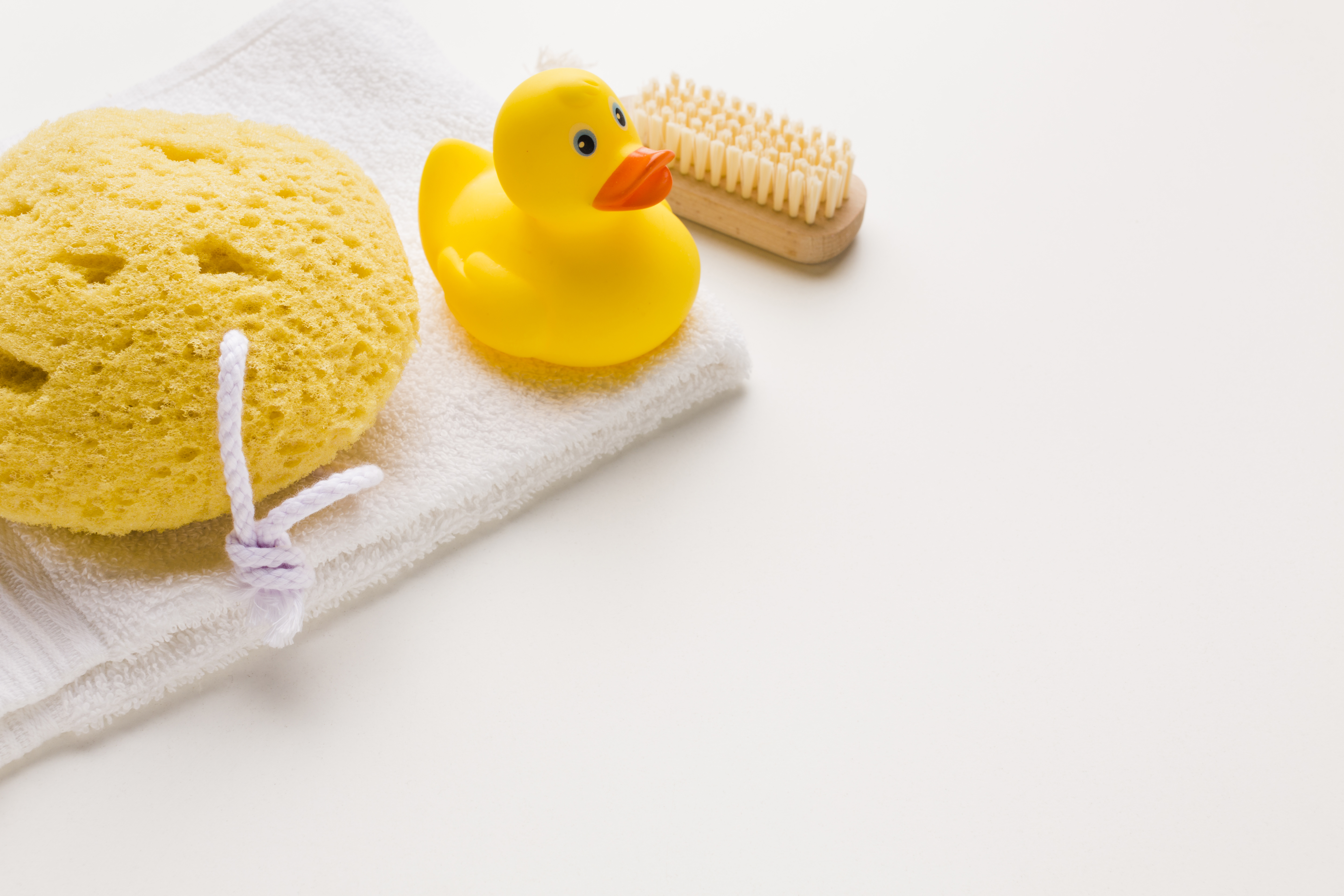 De shampoo a livro: produtos para deixar o banho do seu filho mais divertido