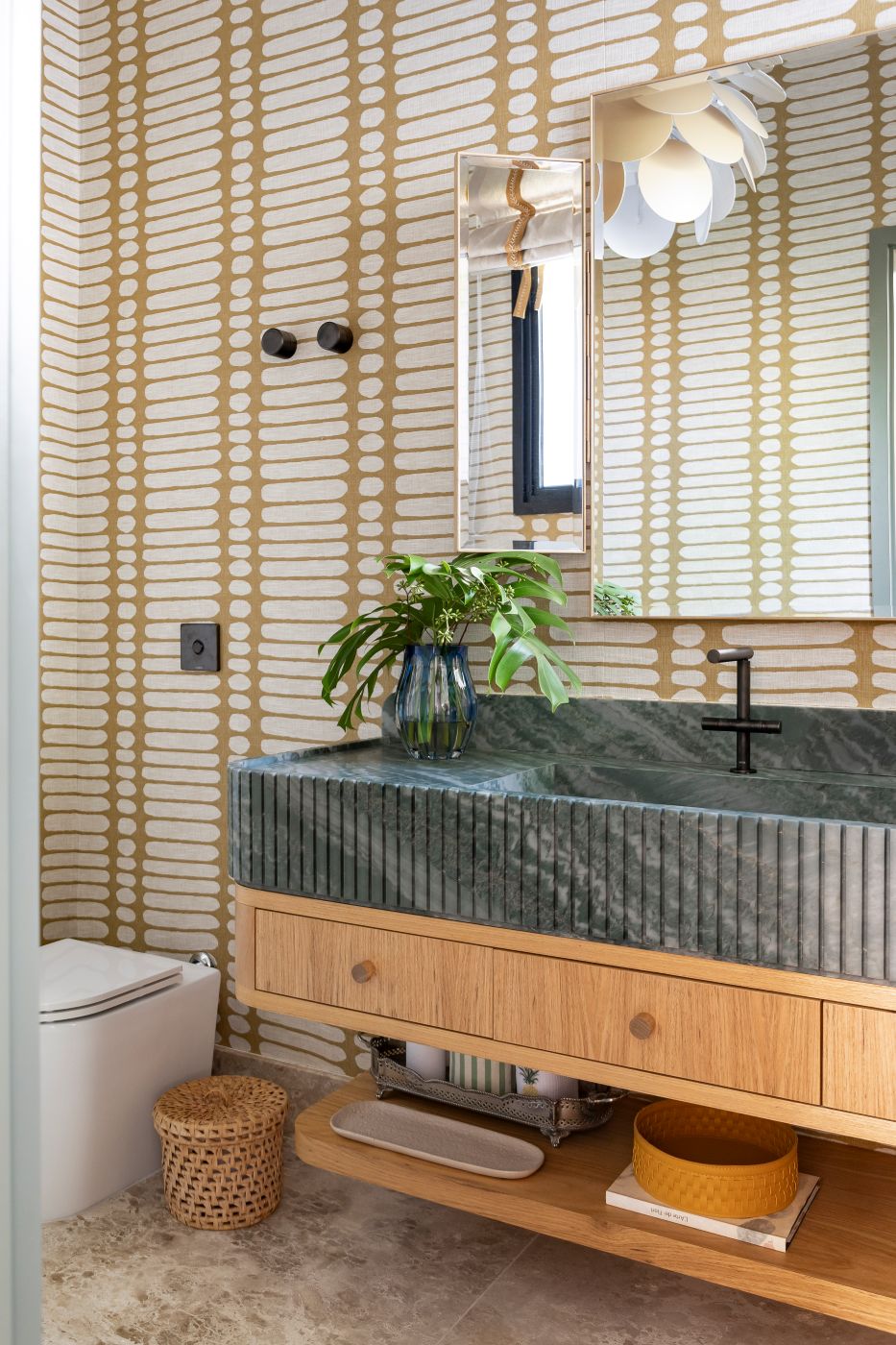 Lavabos com tecidos que deixam o ambiente mais elegante